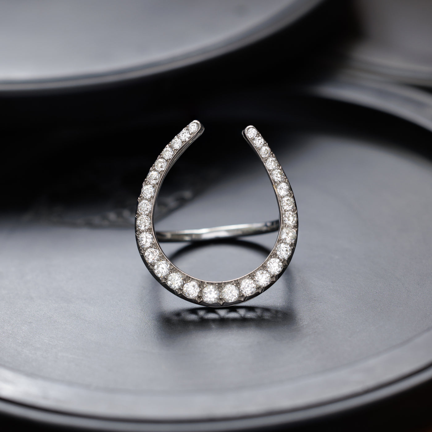 18k DIAMOND HORSESHOE RING