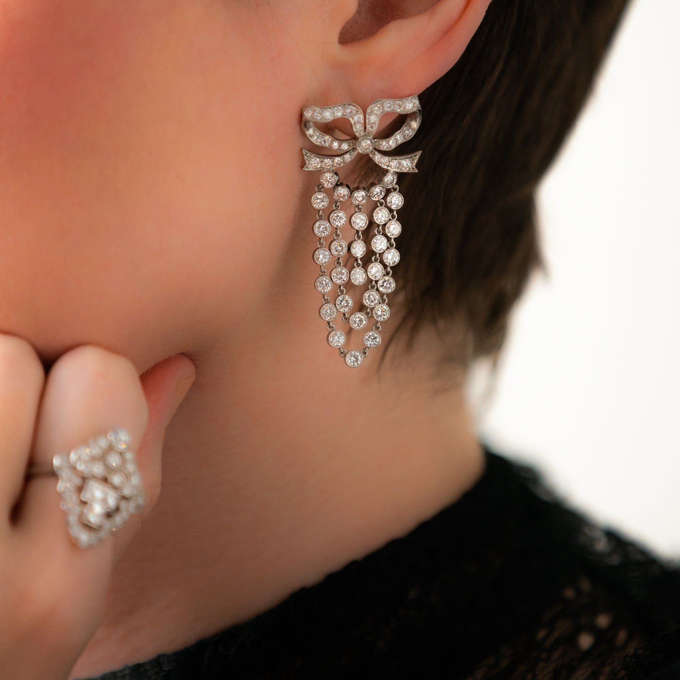 PLATINUM AND 10.0CTS DIAMOND BOW CHANDELIER EARRINGS c.1960s