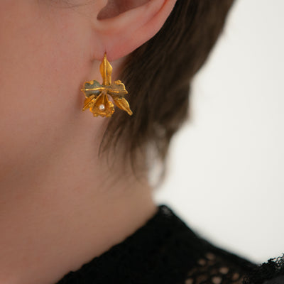 VICTORIAN 18K YELLOW GOLD AND PEARL ORCHID EARRINGS C.1880s