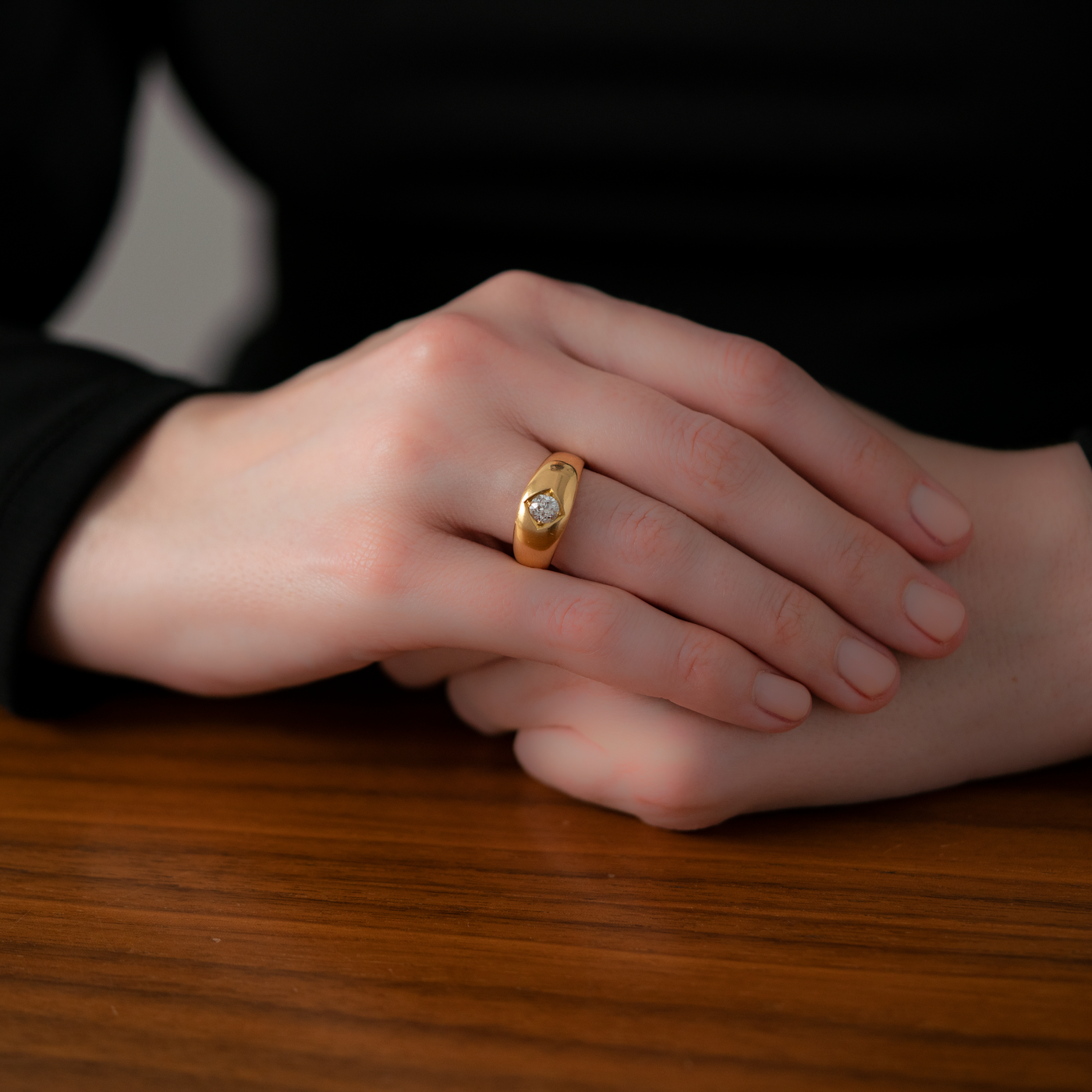 VICTORIAN 18K YELLOW GOLD AND 0.65CTS. OLD EUROPEAN CUT DIAMOND GYPSY RING c.1900