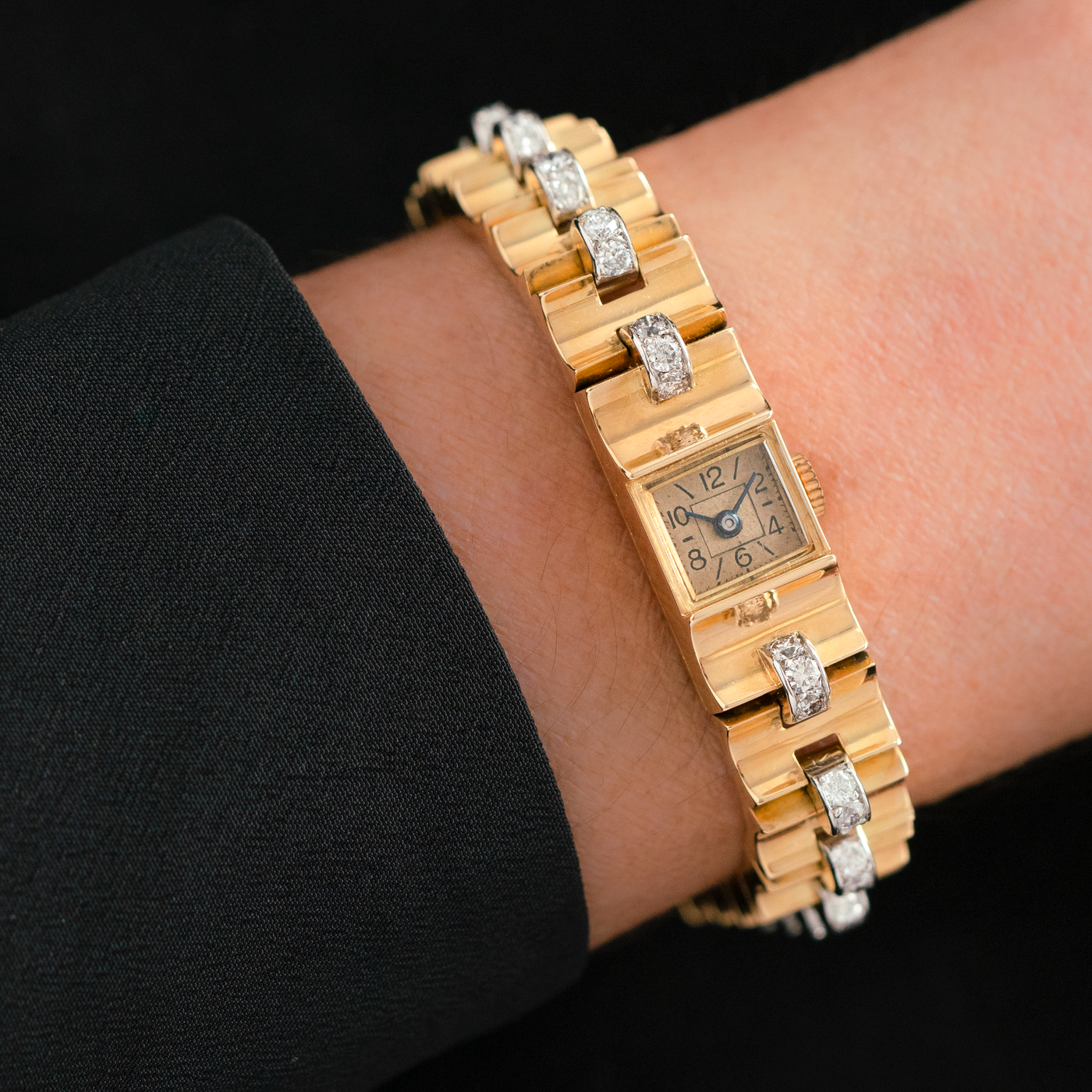 VAN CLEEF & ARPELS 18K YELLOW GOLD AND 3.0CTS DIAMOND TIMEPIECE c.1940s
