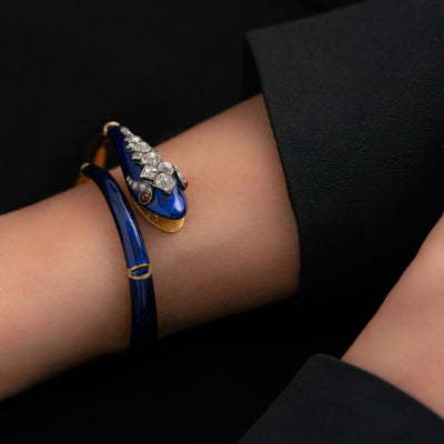 VICTORIAN 18K YELLOW GOLD, BLUE ENAMEL AND 3.0CTS OLD MINE CUT DIAMOND SNAKE WRAP BRACELET c.1880