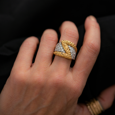 KUTCHINSKY HAND FORGED 18K YELLOW GOLD AND DIAMOND CLUSTER RING