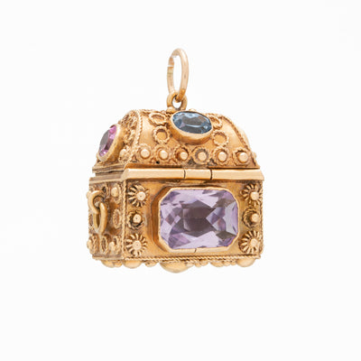 VINTAGE 18K YELLOW GOLD, PINK SAPPHIRE, AQUAMARINE AND AMETHYST TREASURE CHEST c.1960s