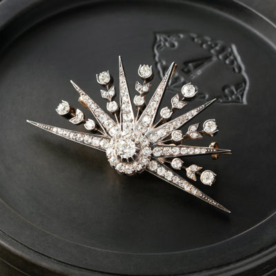 19TH CENTURY 18K YELLOW GOLD, SILVER 5.0CTS DIAMOND DEMI-STARBURST BROOCH .c 1870s