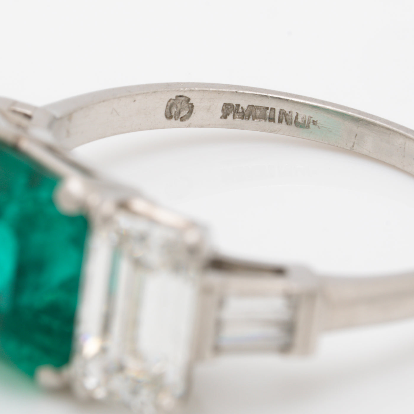 VINTAGE PLATINUM 1.20ct COLOMBIAN EMERALD AND 1.10ct EMERALD CUT DIAMOND RING c.1950s