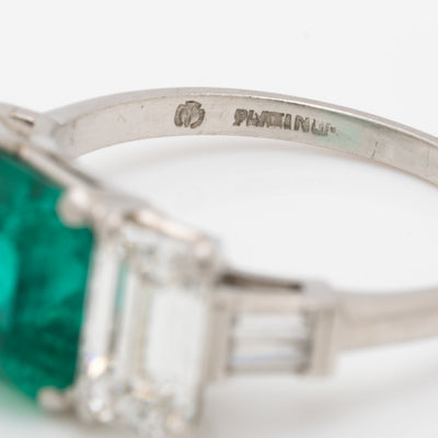 VINTAGE PLATINUM 1.20ct COLOMBIAN EMERALD AND 1.10ct EMERALD CUT DIAMOND RING c.1950s