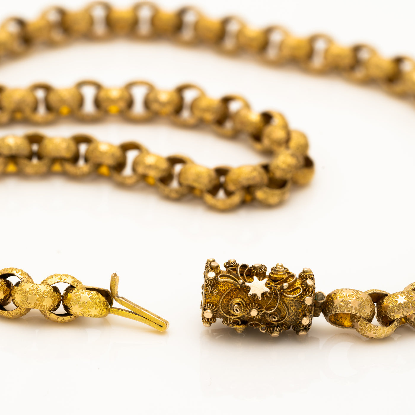 GEORGIAN 18 KARAT YELLOW GOLD SHORT COLLAR c.1800
