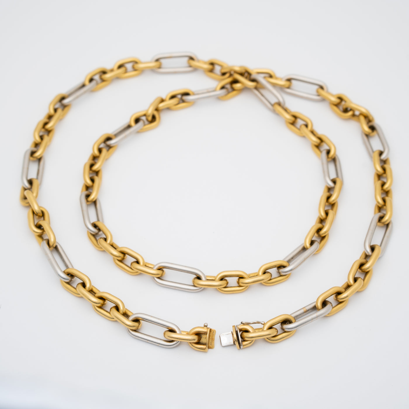 VINTAGE 18K YELLOW AND WHITE GOLD LONG CHAIN c.1980s