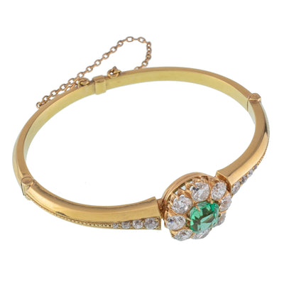 VICTORIAN 18K YELLOW GOLD AND 2.0CT COLOMBIAN EMERALD AND 3.0CTS OLD EUROPEAN CUT HALO BANGLE c.1880s