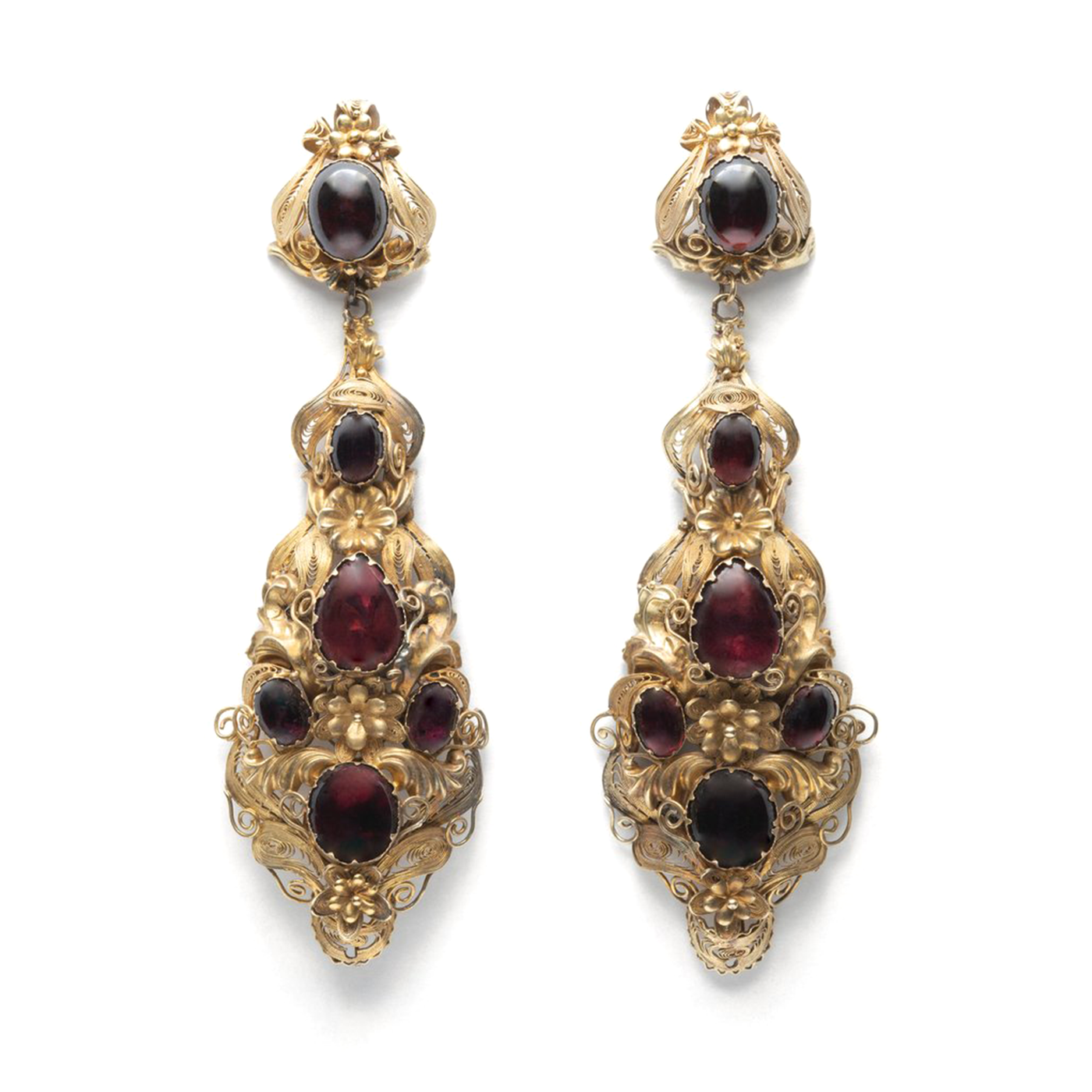 LATE GEORGIAN 15K YELLOW GOLD CABOCHON GARNET PENDELOQUE EARRINGS c.1830s