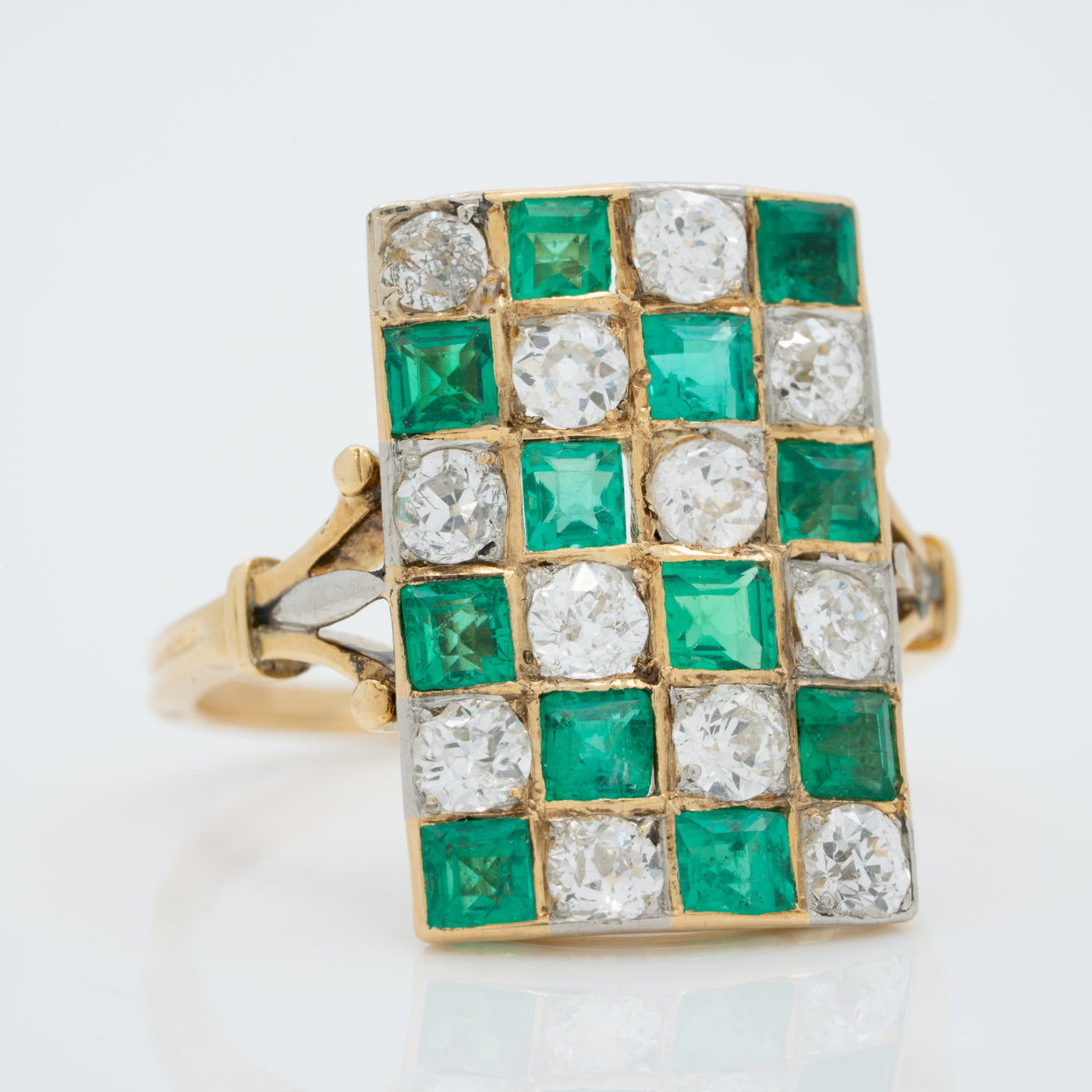 VICTORIAN 18K YELLOW GOLD and 1.8CT OLD EUROPEAN CUT DIAMOND AND 2.0CT COLOMBIAN EMERALD CHECKERBOARD PLAQUE RING c.1900