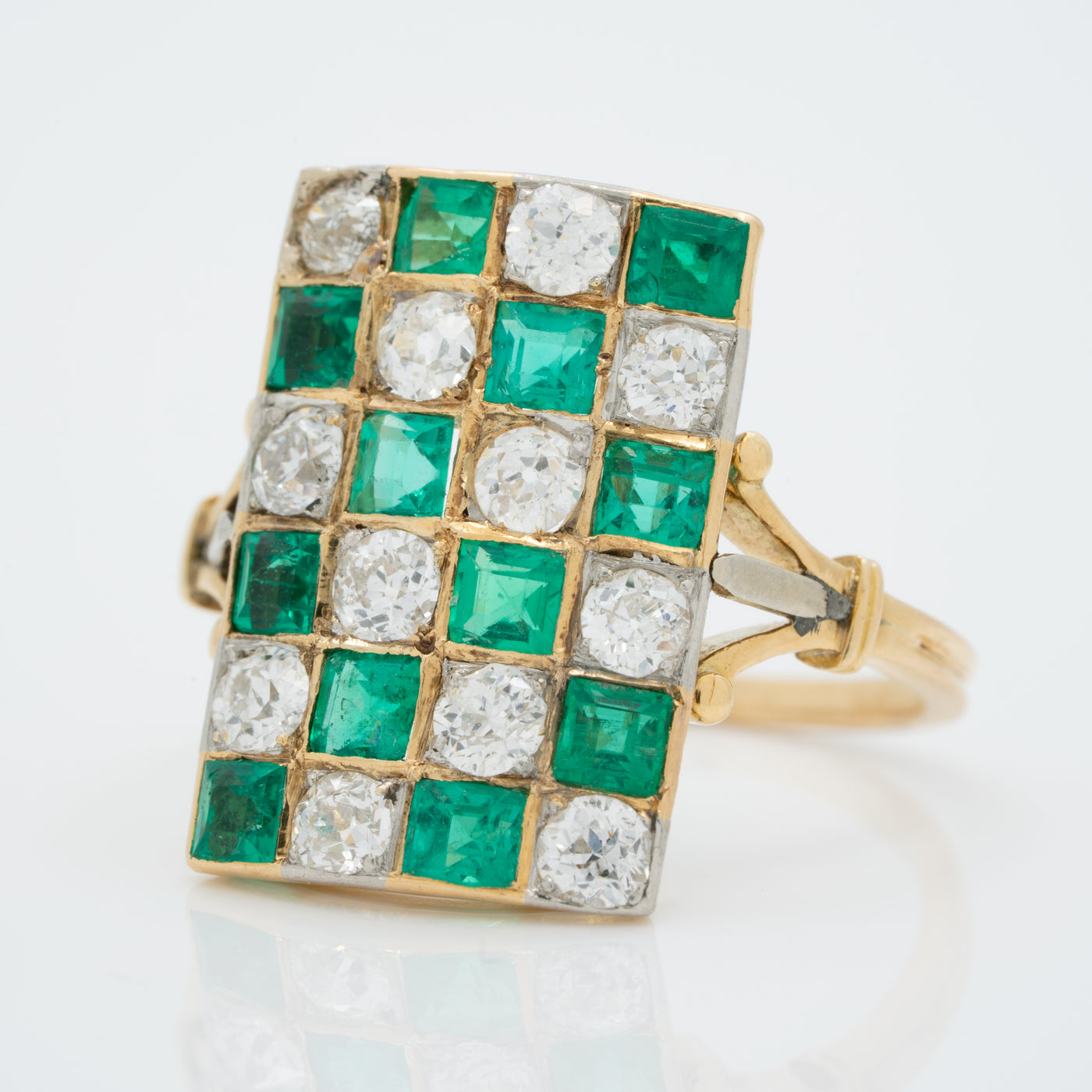 VICTORIAN 18K YELLOW GOLD and 1.8CT OLD EUROPEAN CUT DIAMOND AND 2.0CT COLOMBIAN EMERALD CHECKERBOARD PLAQUE RING c.1900