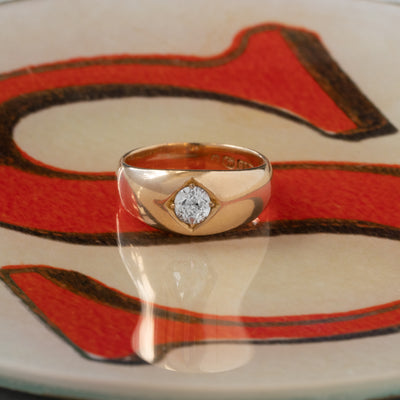 VICTORIAN 18K YELLOW GOLD AND 0.65CTS. OLD EUROPEAN CUT DIAMOND GYPSY RING c.1900