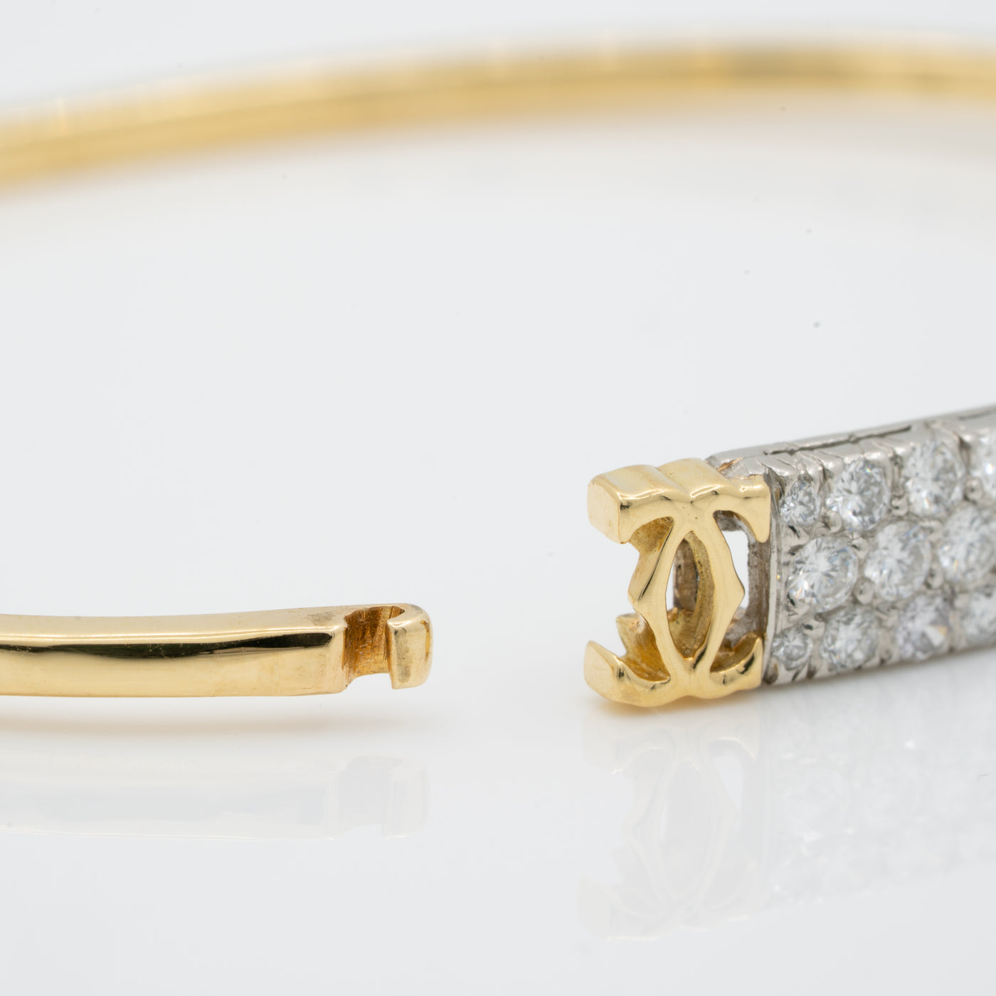 CARTIER 18K YELLOW GOLD 1.20CTS. DIAMOND BANGLE c.1980s