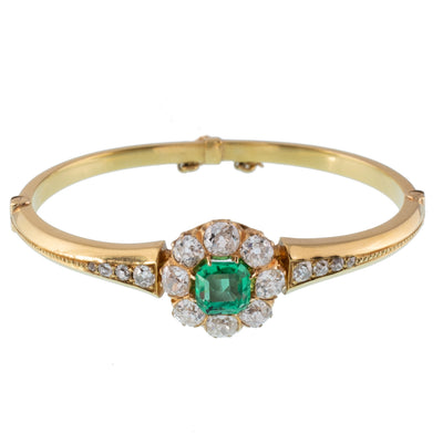 VICTORIAN 18K YELLOW GOLD AND 2.0CT COLOMBIAN EMERALD AND 3.0CTS OLD EUROPEAN CUT HALO BANGLE c.1880s