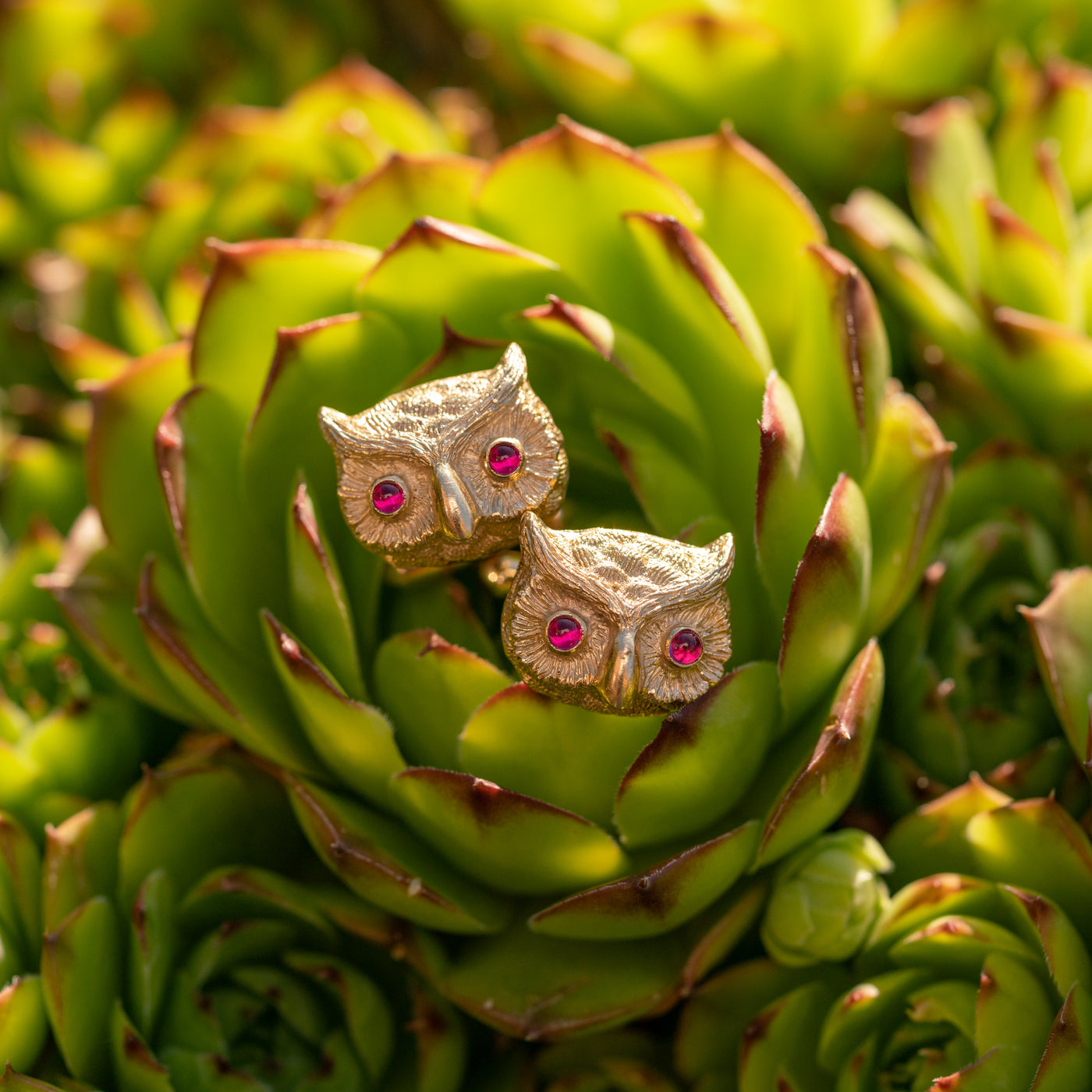 VINTAGE 14K YELLOW GOLD AND CABOCHON RUBY OWL CUFFLINKS c.1940s