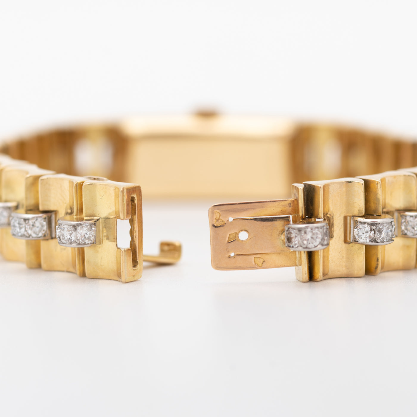 VAN CLEEF & ARPELS 18K YELLOW GOLD AND 3.0CTS DIAMOND TIMEPIECE c.1940s