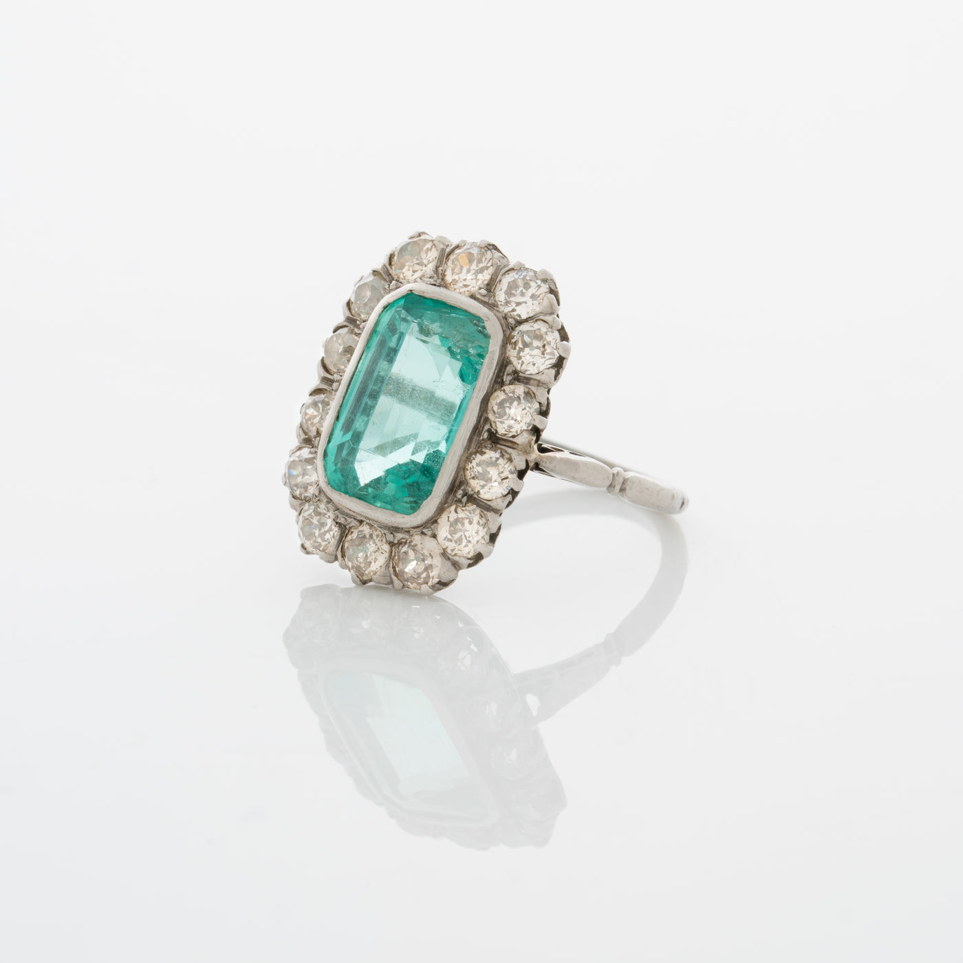 EDWARDIAN PLATINUM EMERALD RING