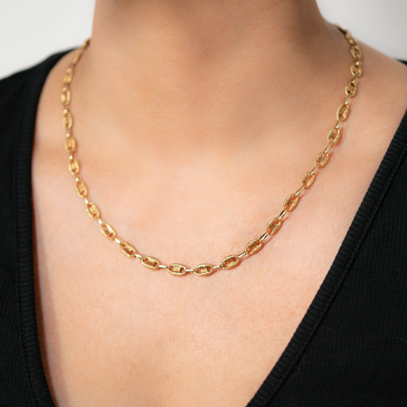 VINTAGE 18 KARAT TEXTURED MARINE LINK CHAIN c.1970s