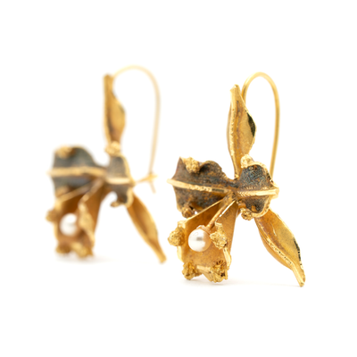 VICTORIAN 18K YELLOW GOLD, CATTLEYA ORCHID GOLD AND PEARL EARRINGS c.1880s